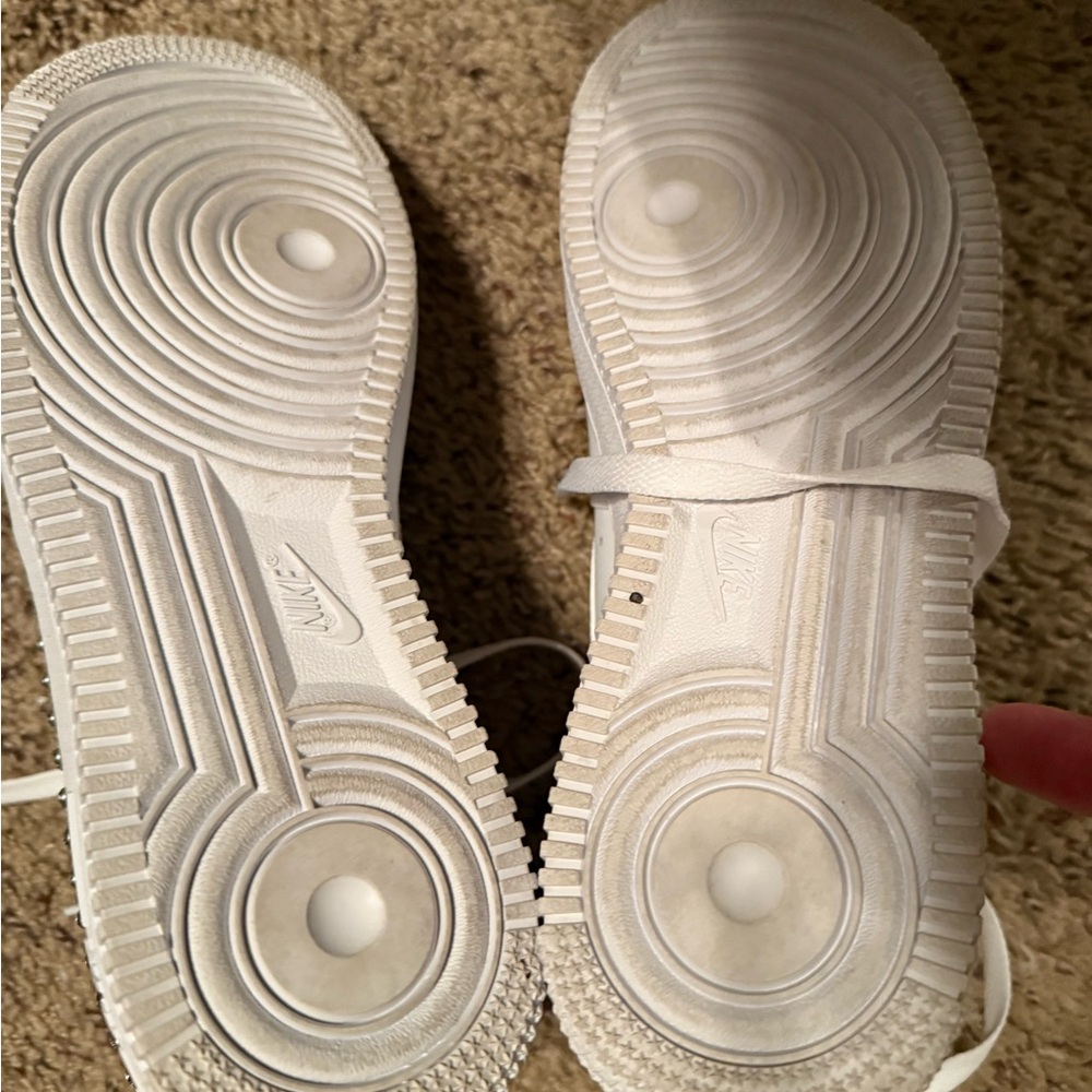Nike WMNS Air Force 1 Low Stud Swoosh White Metallic Silver - Picture 3 of 3